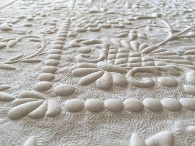 Boutis : Glycines perlées (100 x 90 cm et 144 x 127 cm)