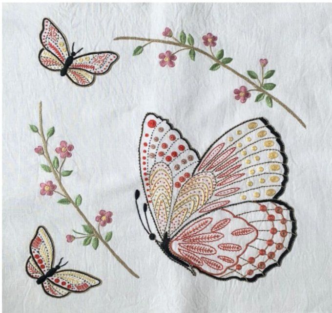 Kit de broderie traditionnelle : L'arbre aux papillons de Sophie et Tatiana