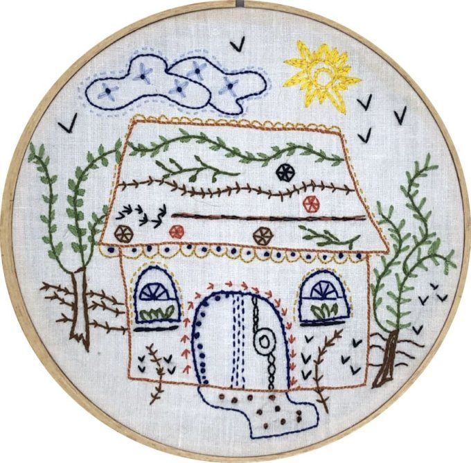 Kit de broderie traditionnelle : La maison au vert feuillage.