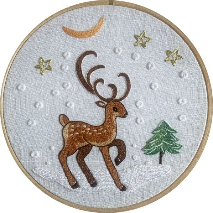 Kit de broderie traditionnelle : le cerf en hiver de Sophie Delhomme