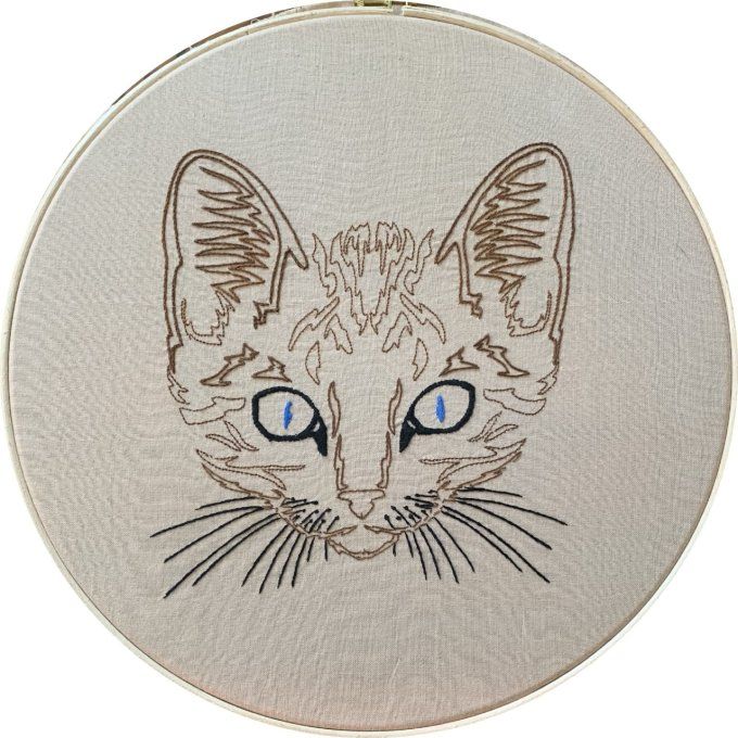 Kit de broderie traditionnelle :  Minou grand chat de Sophie Delhomme