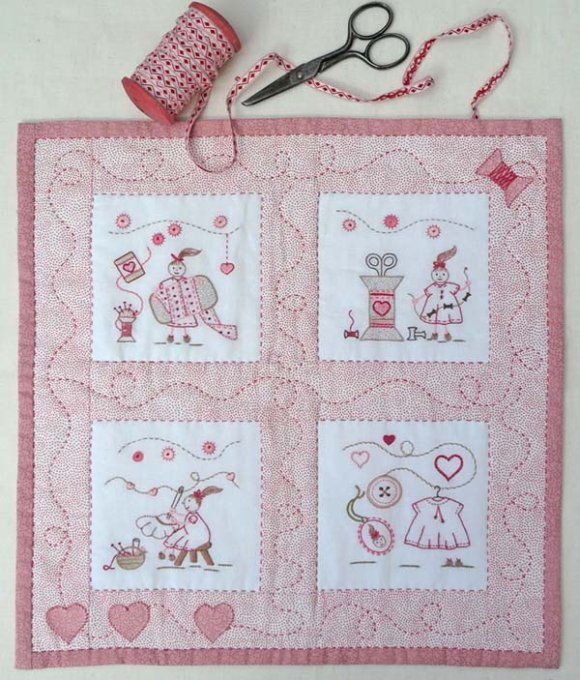 Kit de broderie traditionnelle : Prunelle dans l'atelier de Marie Suarez