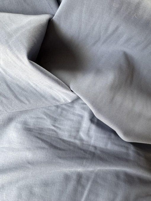 Tissu Batiste Coton 100% couleur bleu venicien